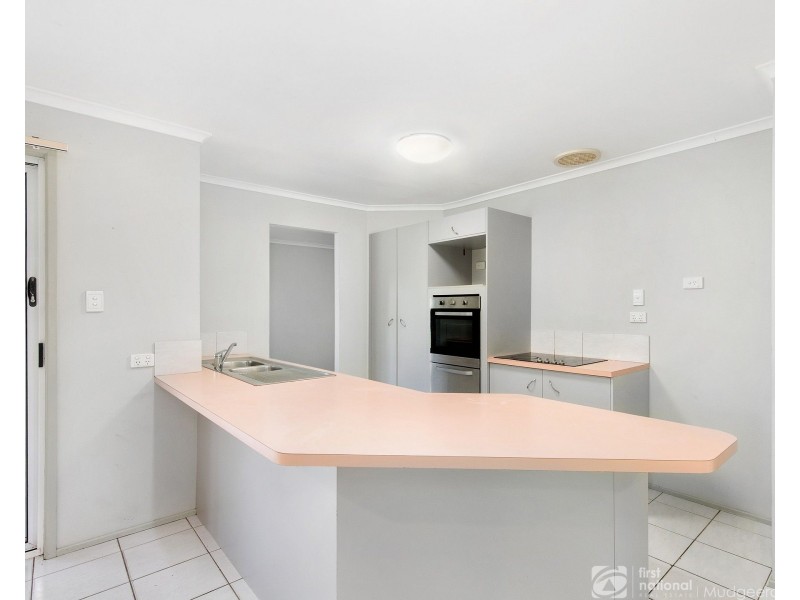 26 Renfrew Drive, Highland Park QLD 4211