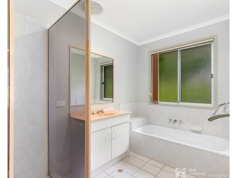 26 Renfrew Drive, Highland Park QLD 4211