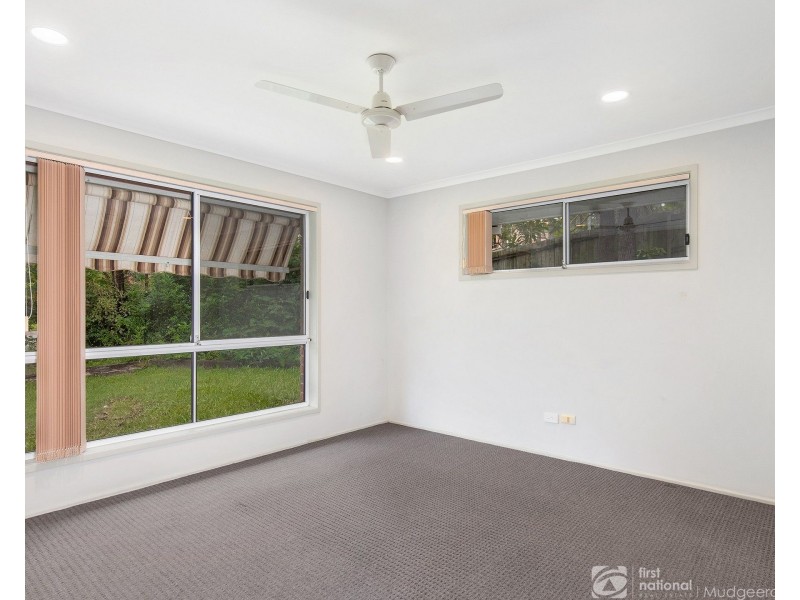 26 Renfrew Drive, Highland Park QLD 4211