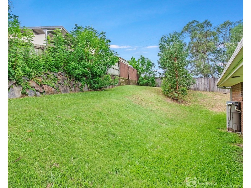 26 Renfrew Drive, Highland Park QLD 4211