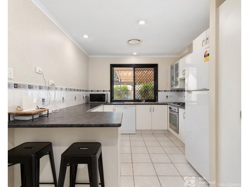8 Douma Drive, Mudgeeraba QLD 4213