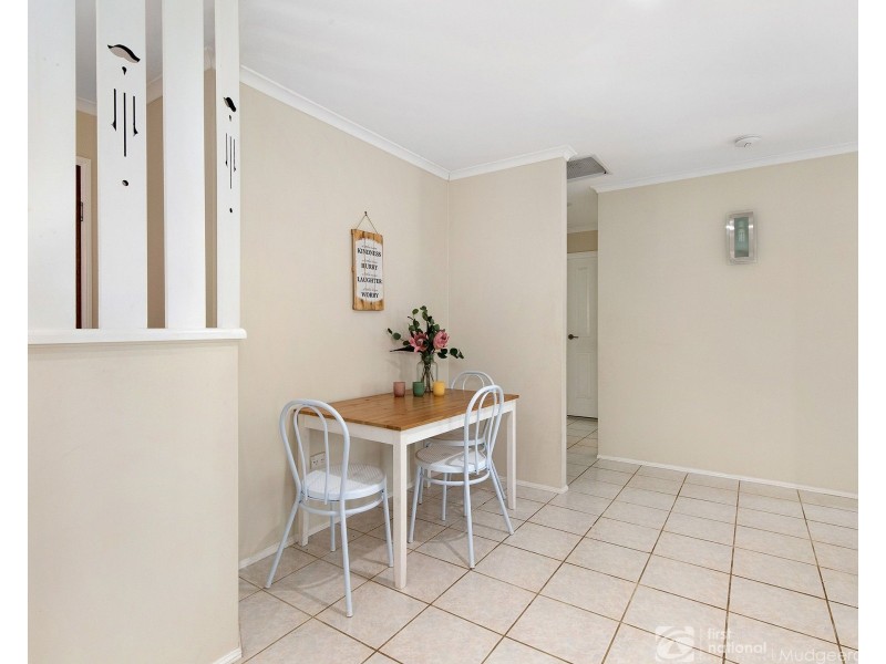 8 Douma Drive, Mudgeeraba QLD 4213