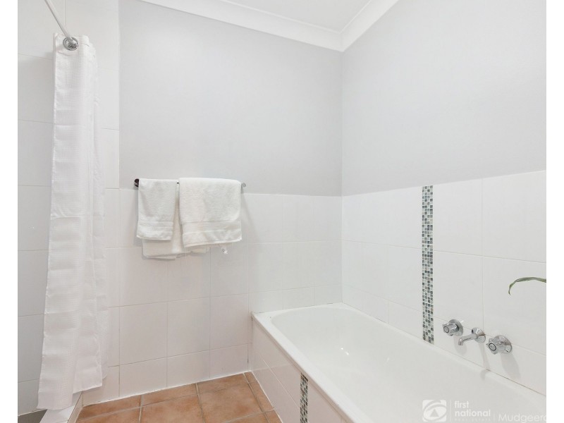 10/5 Balfour Crescent, Highland Park QLD 4211