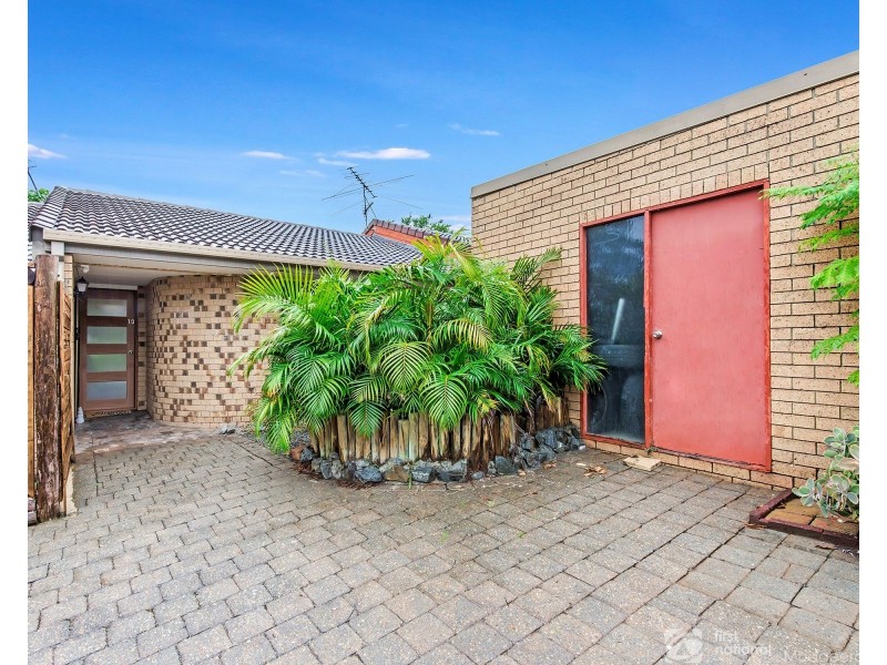 10/5 Balfour Crescent, Highland Park QLD 4211