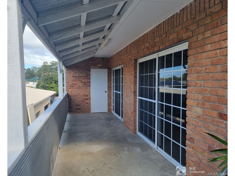 6 Robert Street, Mudgeeraba QLD 4213