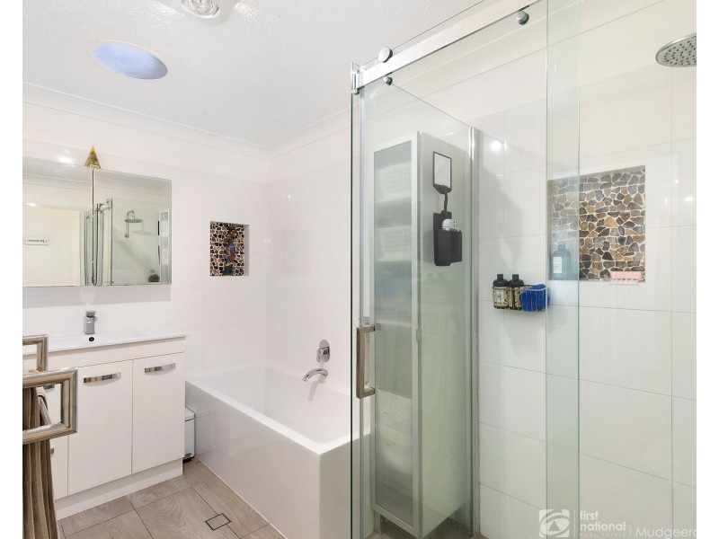 30 Regency Place, Mudgeeraba QLD 4213