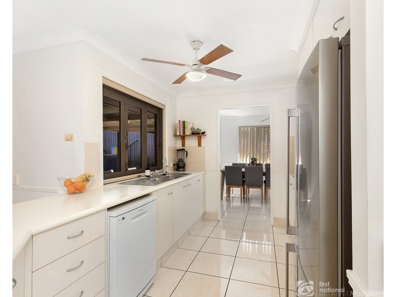 6 White Cap Close, Pacific Pines QLD 4211