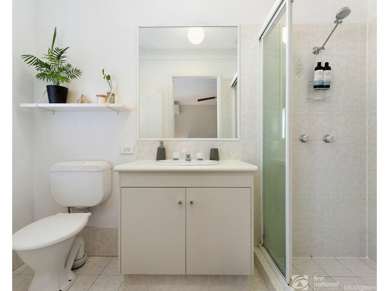 6 White Cap Close, Pacific Pines QLD 4211