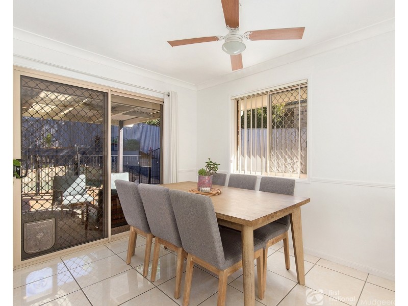 6 White Cap Close, Pacific Pines QLD 4211