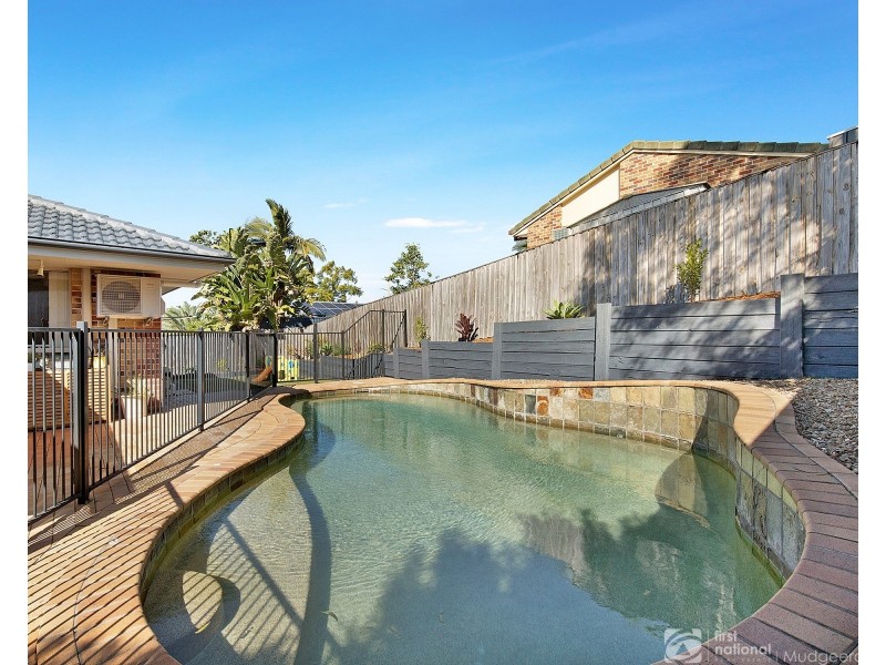 6 White Cap Close, Pacific Pines QLD 4211