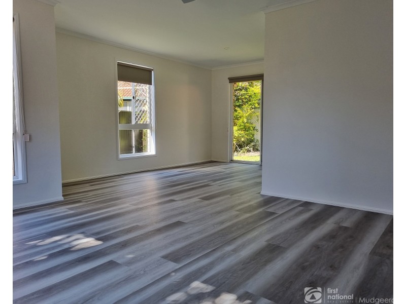 27 Parklake Drive, Mudgeeraba QLD 4213