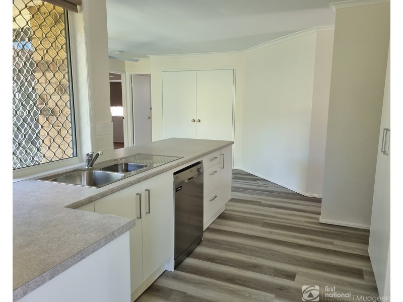 27 Parklake Drive, Mudgeeraba QLD 4213
