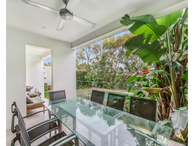 6024A Vista Drive, Benowa QLD 4217