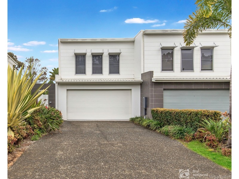 6024A Vista Drive, Benowa QLD 4217