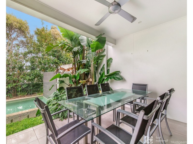 6024A Vista Drive, Benowa QLD 4217