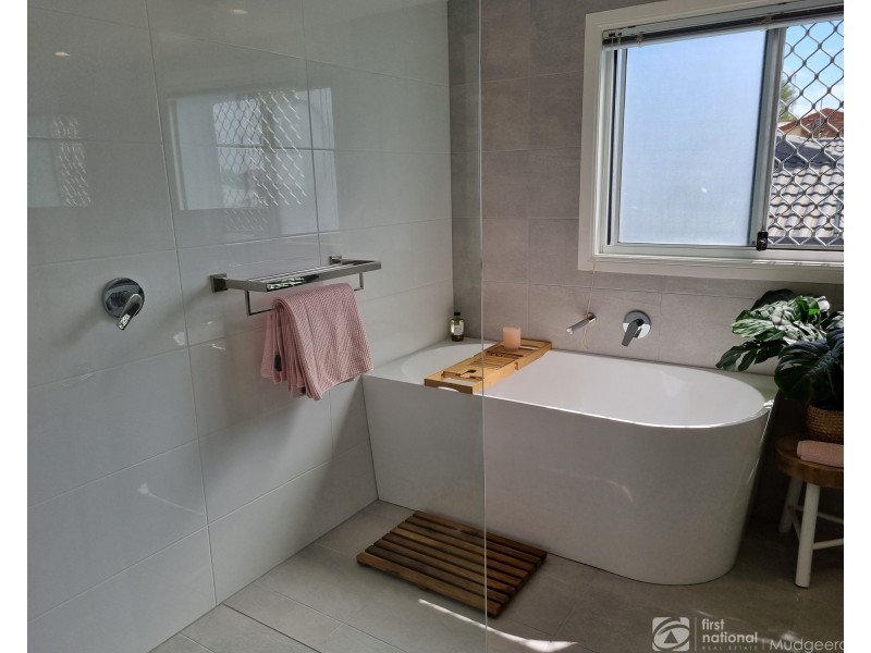 22 Mungala Street, Hope Island QLD 4212