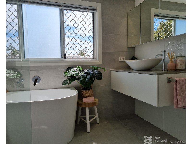 22 Mungala Street, Hope Island QLD 4212