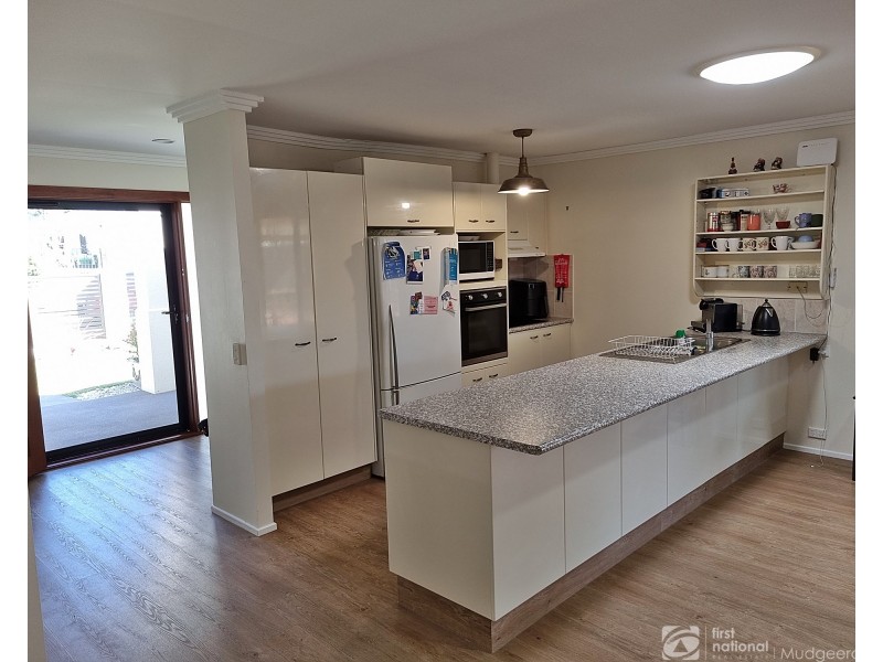 6 Leicester Terrace, Mudgeeraba QLD 4213