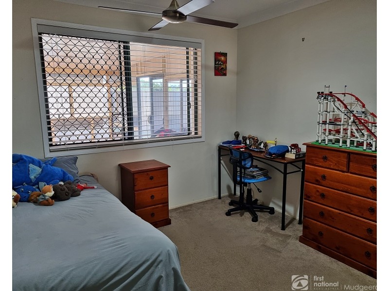 6 Leicester Terrace, Mudgeeraba QLD 4213