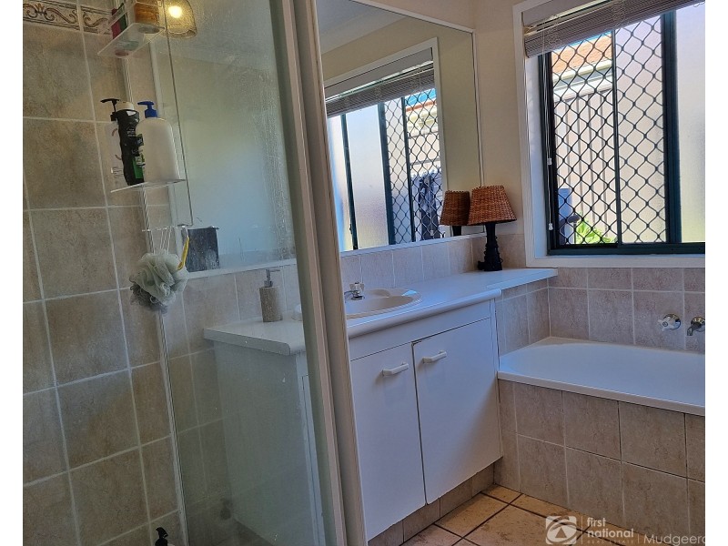6 Leicester Terrace, Mudgeeraba QLD 4213