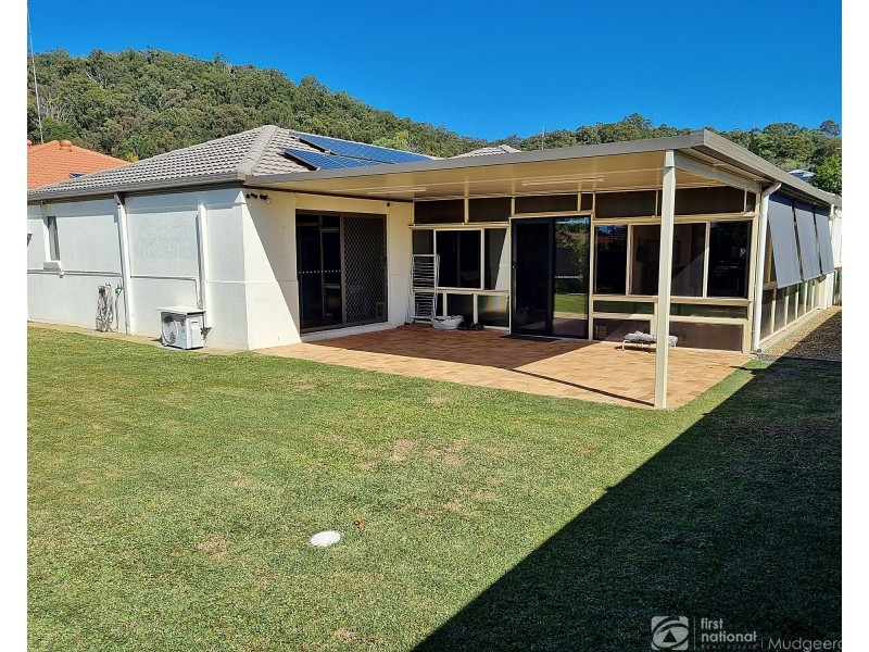 6 Leicester Terrace, Mudgeeraba QLD 4213