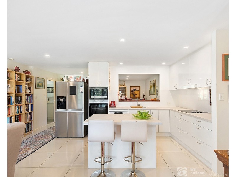 8 Cherokee Crescent, Mudgeeraba QLD 4213