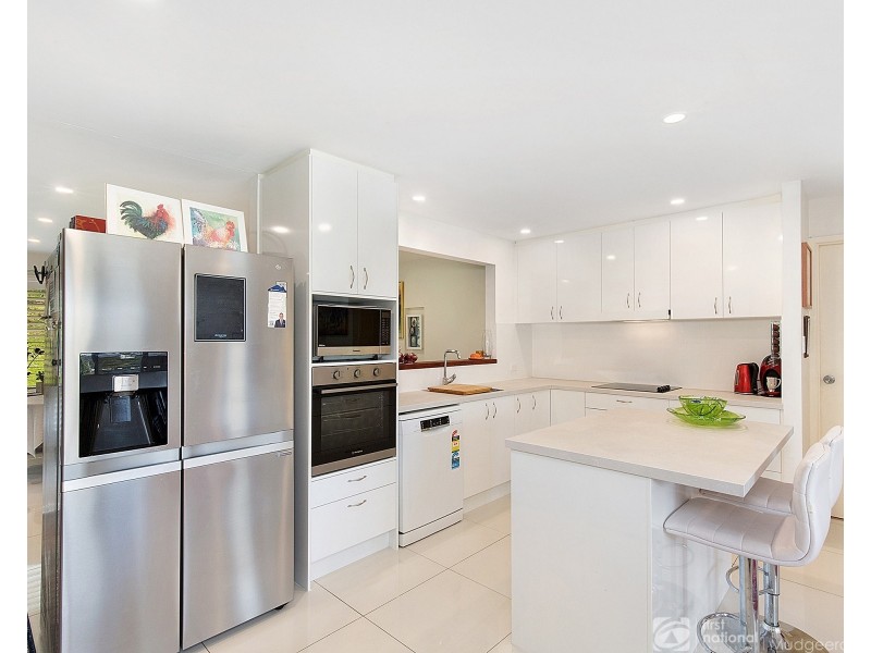 8 Cherokee Crescent, Mudgeeraba QLD 4213