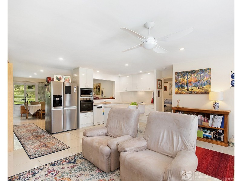 8 Cherokee Crescent, Mudgeeraba QLD 4213