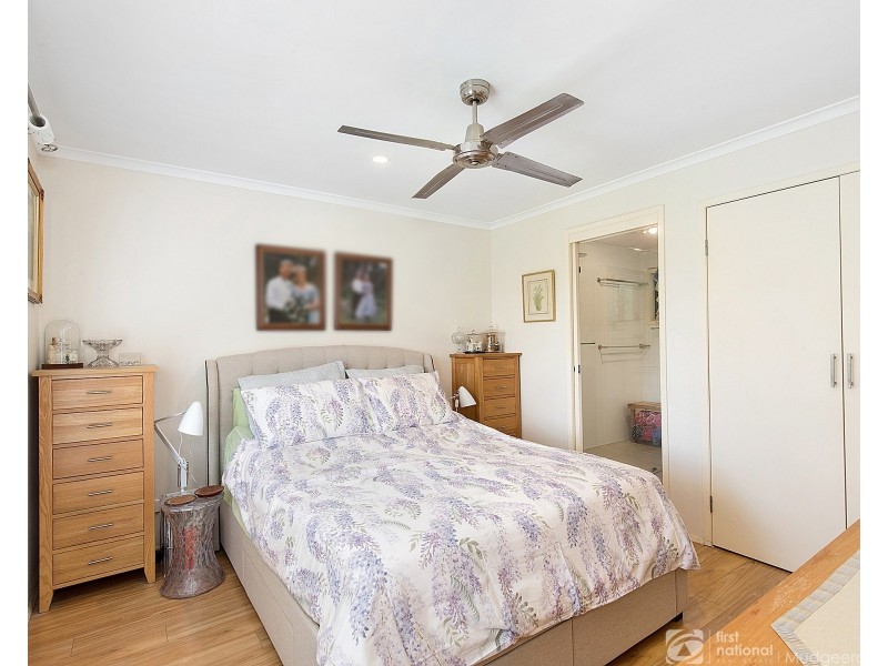 8 Cherokee Crescent, Mudgeeraba QLD 4213