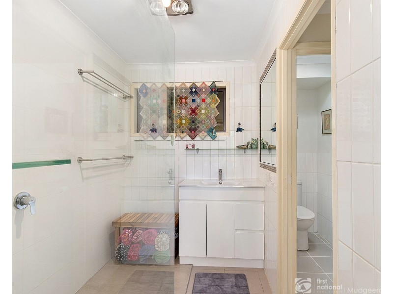 8 Cherokee Crescent, Mudgeeraba QLD 4213