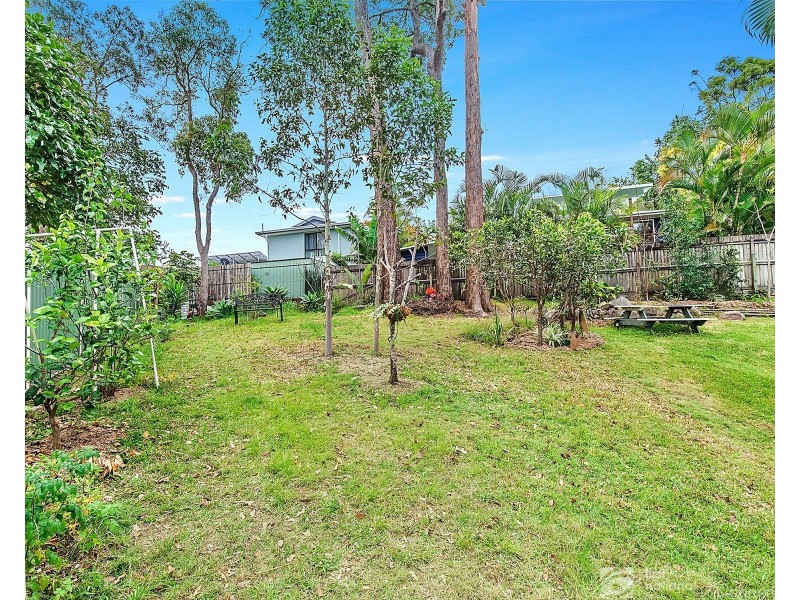 8 Cherokee Crescent, Mudgeeraba QLD 4213
