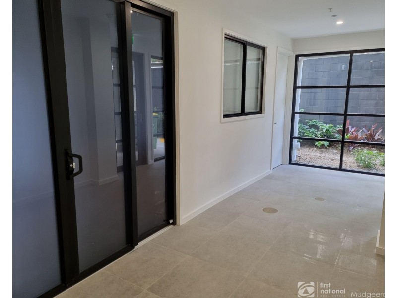 31 Aubrey Street, Surfers Paradise QLD 4217