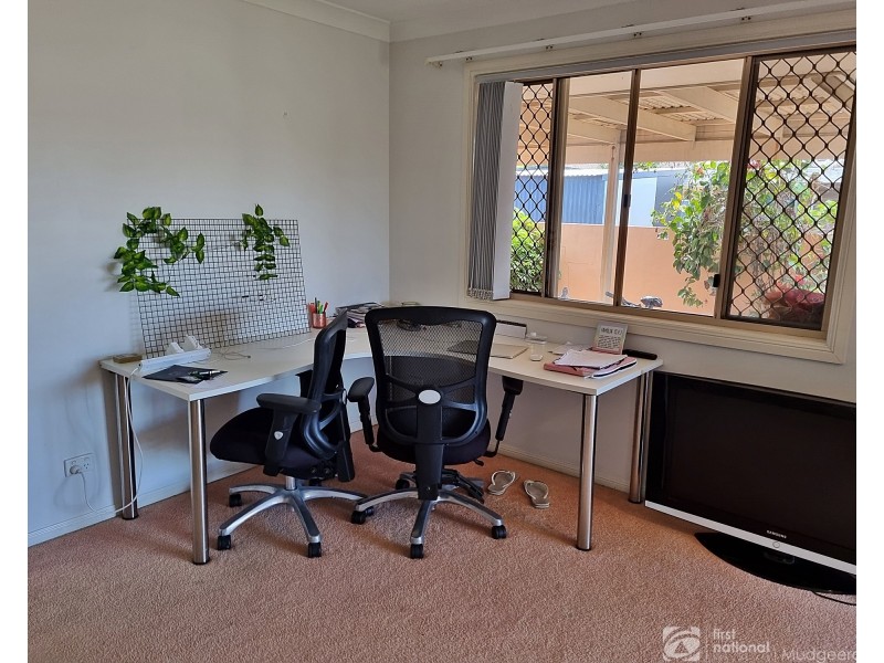 4 Frascati Street, Mermaid Waters QLD 4218