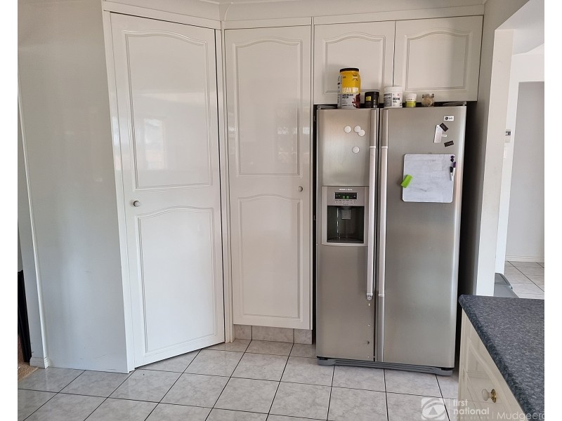 4 Frascati Street, Mermaid Waters QLD 4218