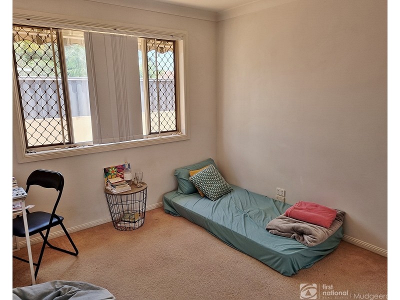 4 Frascati Street, Mermaid Waters QLD 4218