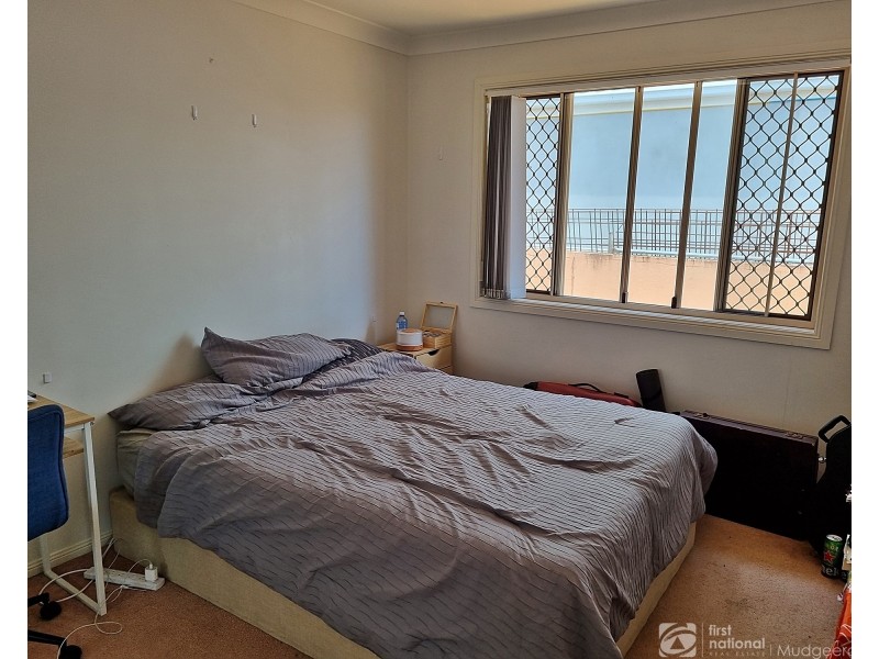 4 Frascati Street, Mermaid Waters QLD 4218