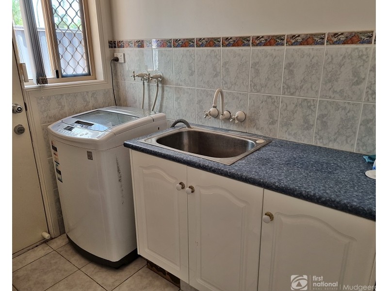 4 Frascati Street, Mermaid Waters QLD 4218