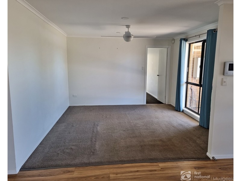 4 Thompson Street, Biggera Waters QLD 4216