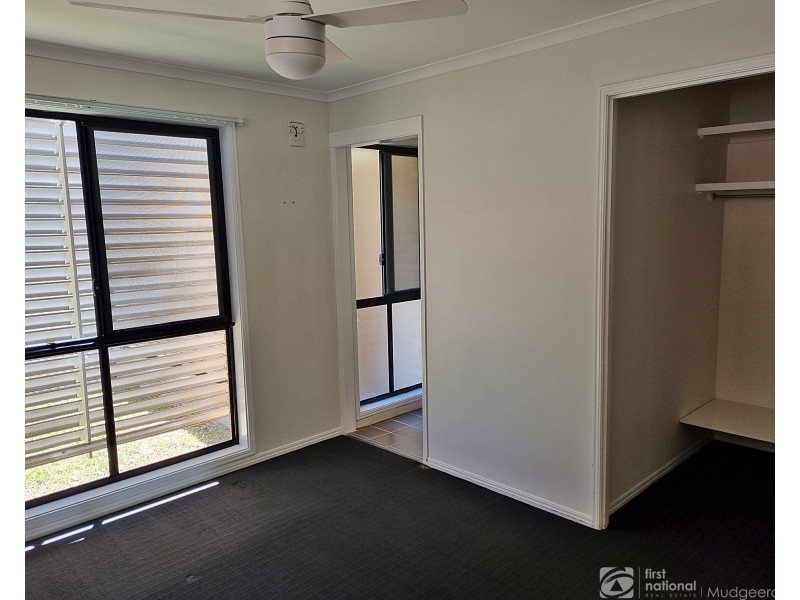 4 Thompson Street, Biggera Waters QLD 4216