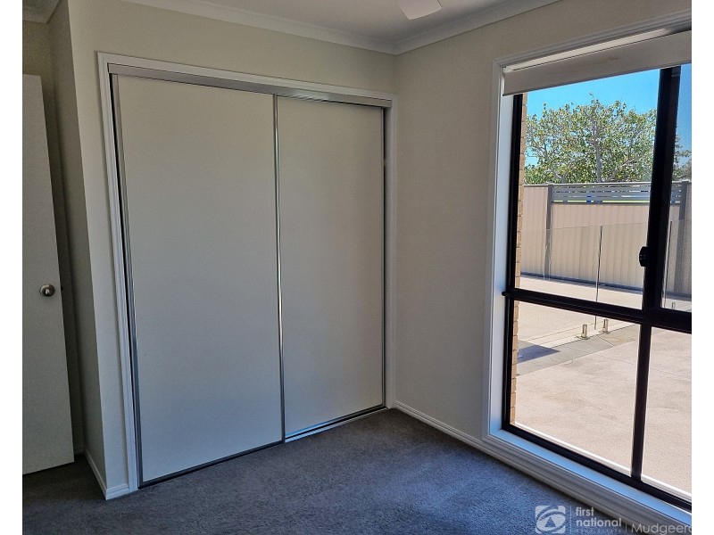 4 Thompson Street, Biggera Waters QLD 4216