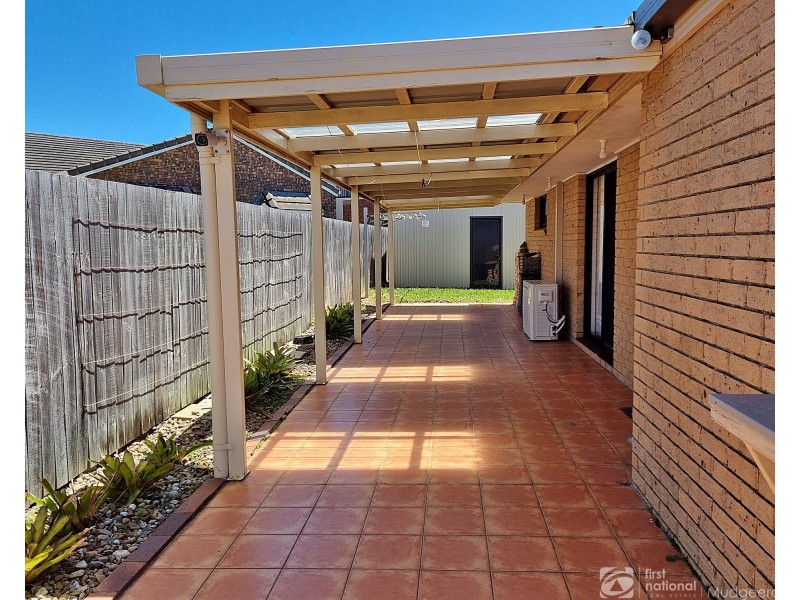 4 Thompson Street, Biggera Waters QLD 4216