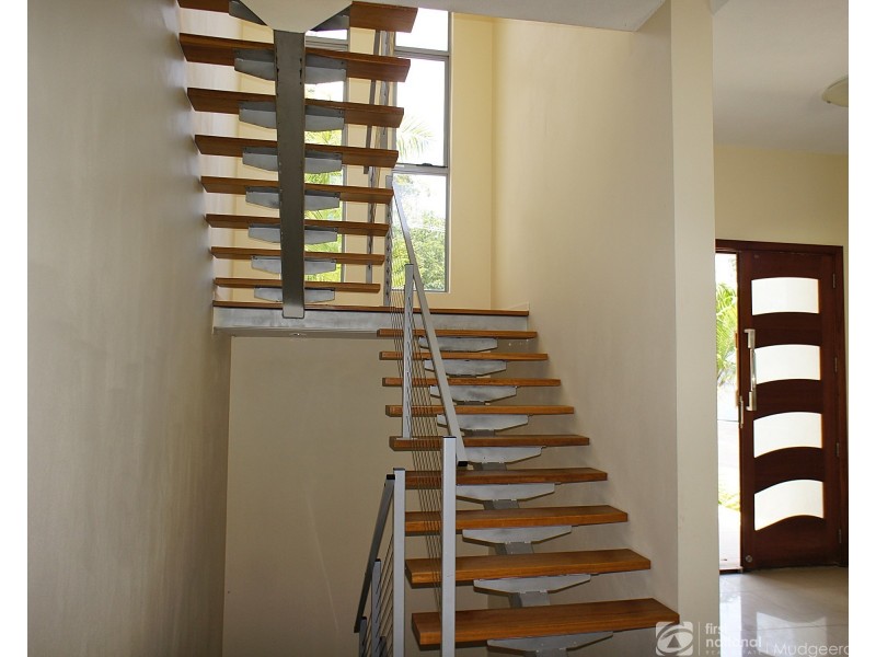 2 Hannah Court, Worongary QLD 4213
