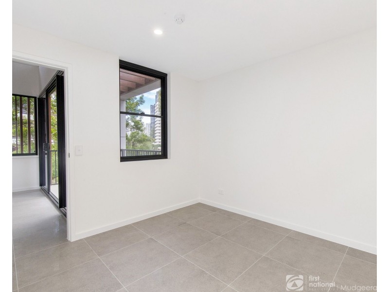 31 Aubrey Street, Surfers Paradise QLD 4217