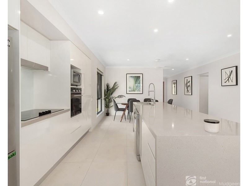 30 Dowson Esplanade, Mudgeeraba QLD 4213