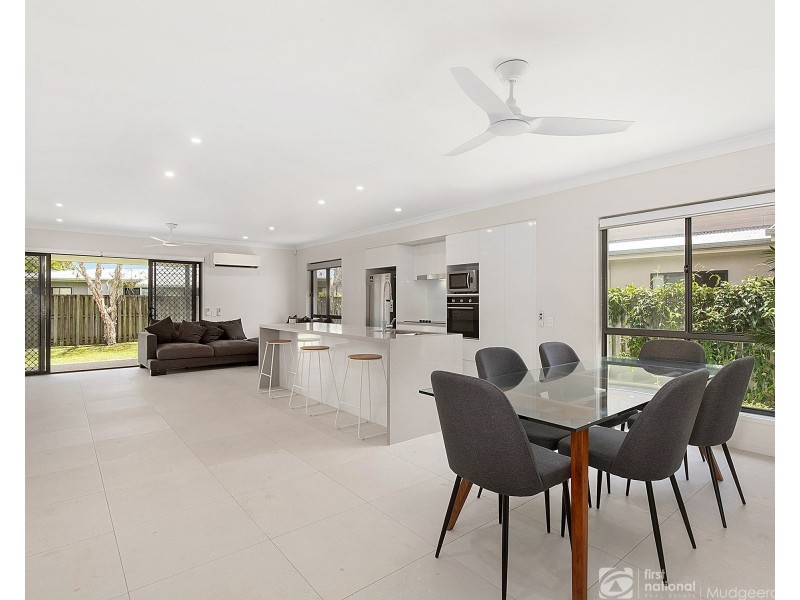 30 Dowson Esplanade, Mudgeeraba QLD 4213