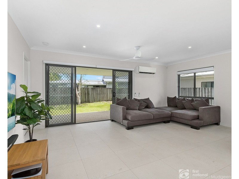 30 Dowson Esplanade, Mudgeeraba QLD 4213