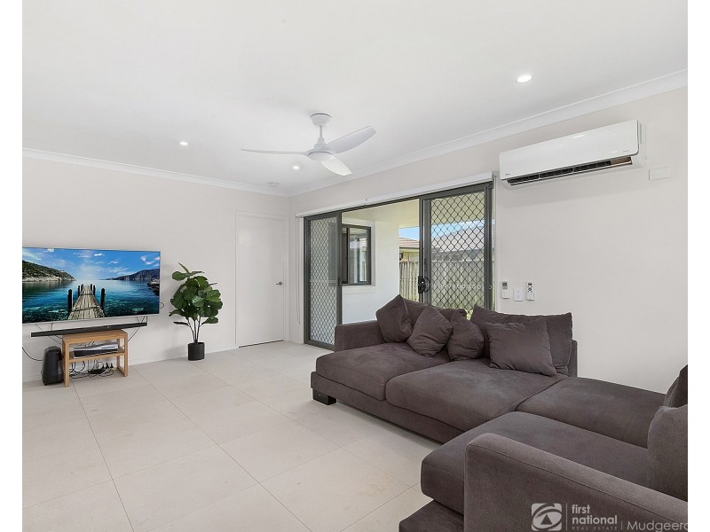 30 Dowson Esplanade, Mudgeeraba QLD 4213