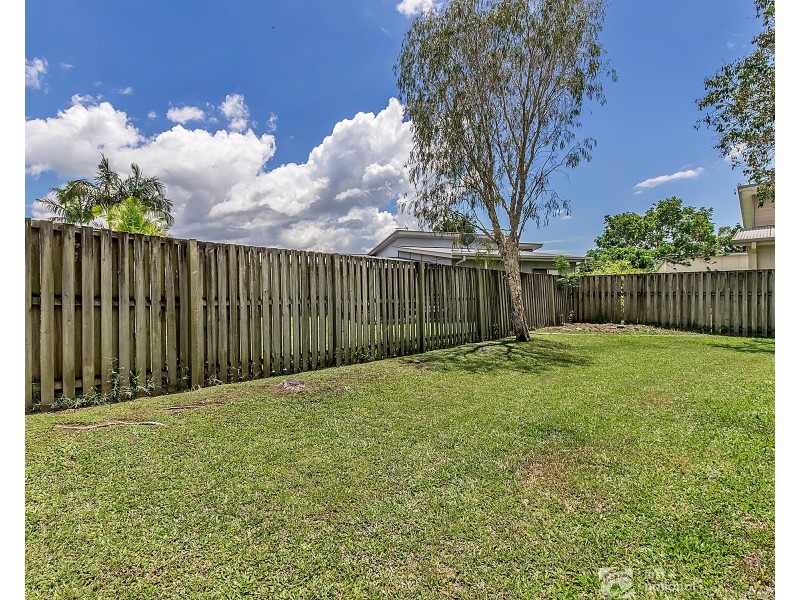 30 Dowson Esplanade, Mudgeeraba QLD 4213