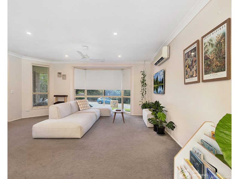 8 Jondique Avenue, Merrimac QLD 4226