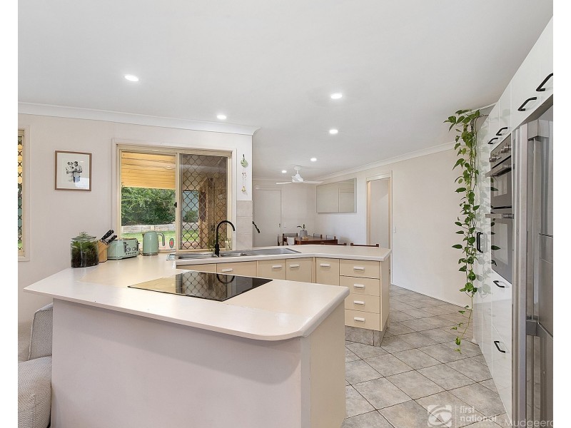 8 Jondique Avenue, Merrimac QLD 4226